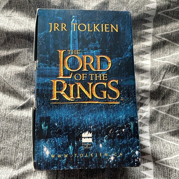 Lord of the Rings Trilogy soft cover box set - Picture 2 of 4